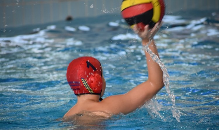 Join the Water Polo Party: live at the Nyíregyháza Municipal Swimming Pool!